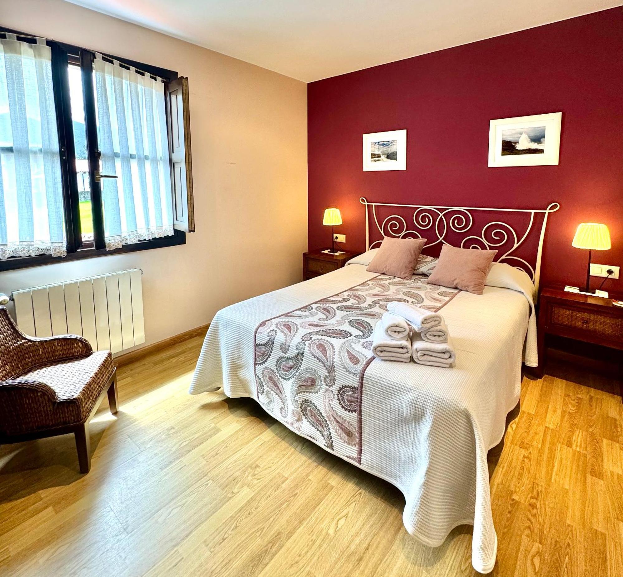 Hotel Rural El Texeu Parres de Llanes ภายนอก รูปภาพ
